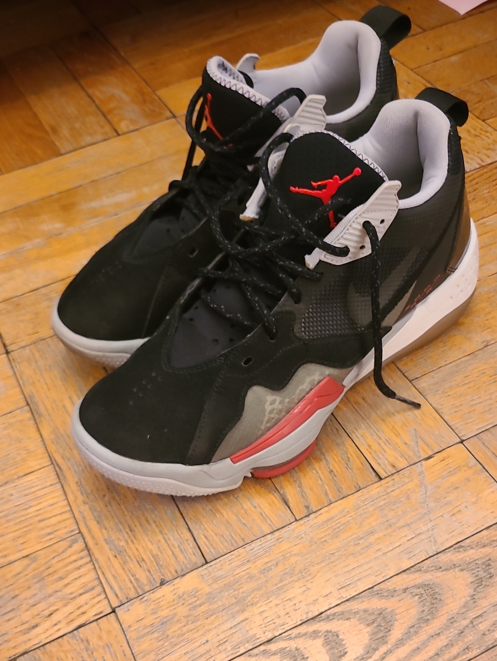 Nike Jordan Size 10 Black and Red Basketball Sneakers 9 Westbrook